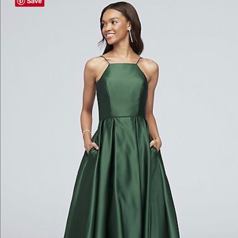 NWT Satin Emerald Green Betsy & Adam gown.  Sz 4.